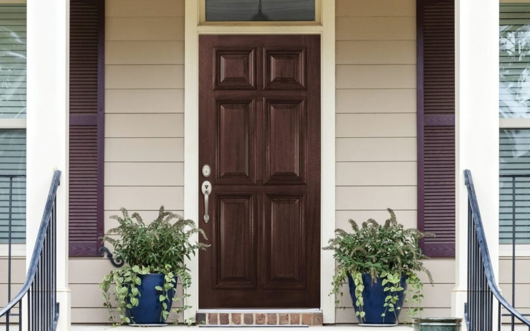 7 Wood Door Decorating Ideas for Year-Round Style